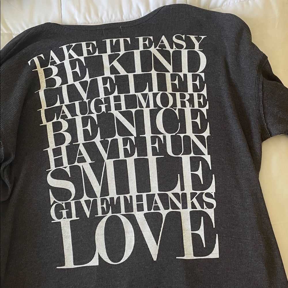 Sundry Take It Easy Graphic On Back. Lightweight thermal.  Size 4
